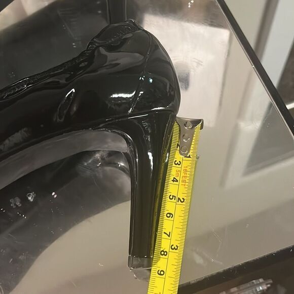 LADIES Stuart Weitzman Heels - Picture 8 of 9